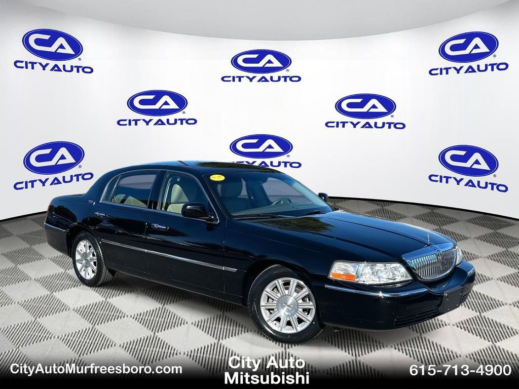 Used 2011 Lincoln Town Car Signature Limited