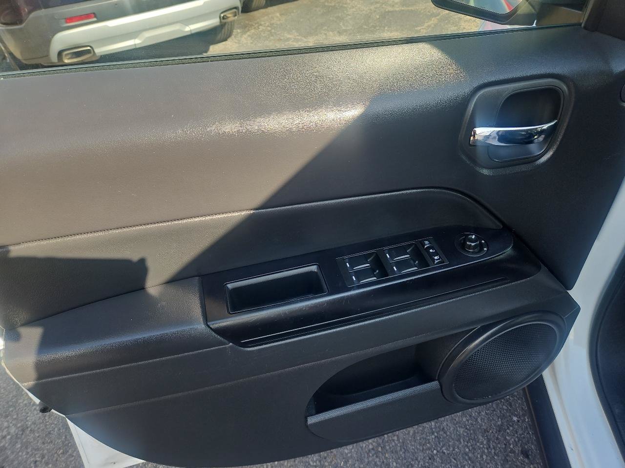Used 2016 Jeep Patriot High Altitude AWD/4WD image 16