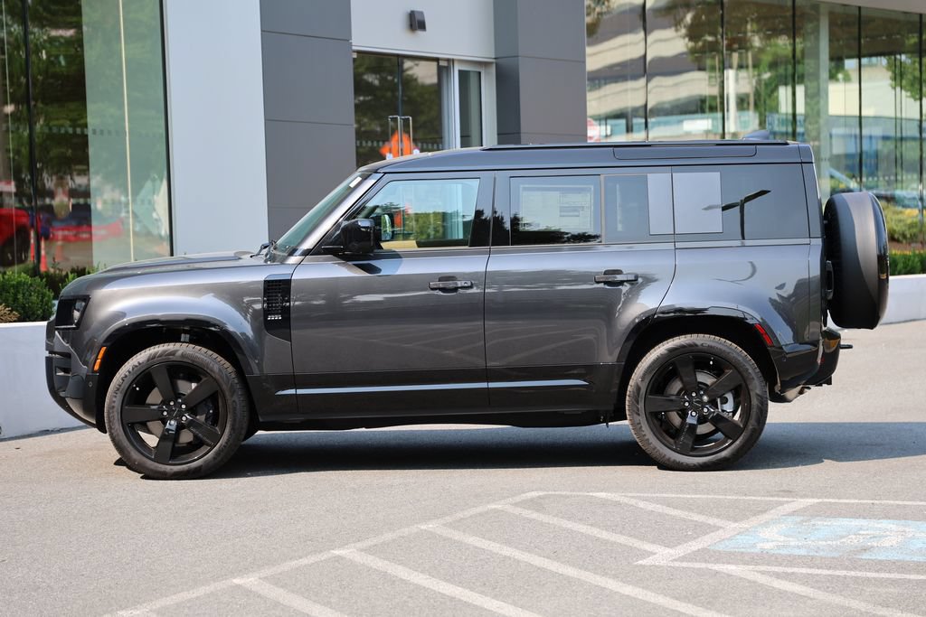 New 2026 Land Rover Defender 110 X-Dynamic SE AWD/4WD image 2