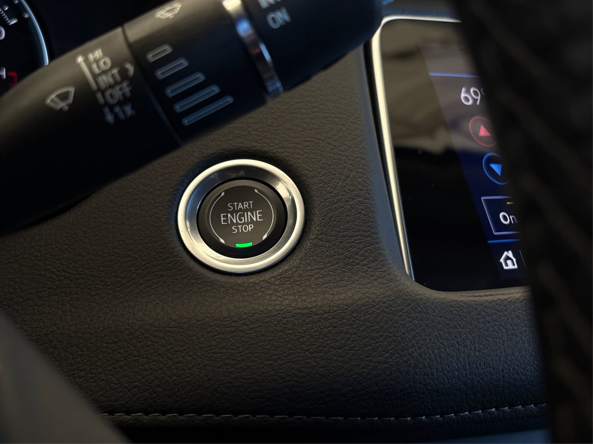 Used 2023 Cadillac XT4 Luxury w/ Driver Awareness Package image 28