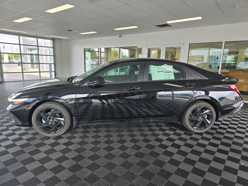 New 2026 Hyundai Elantra SEL FWD image 6