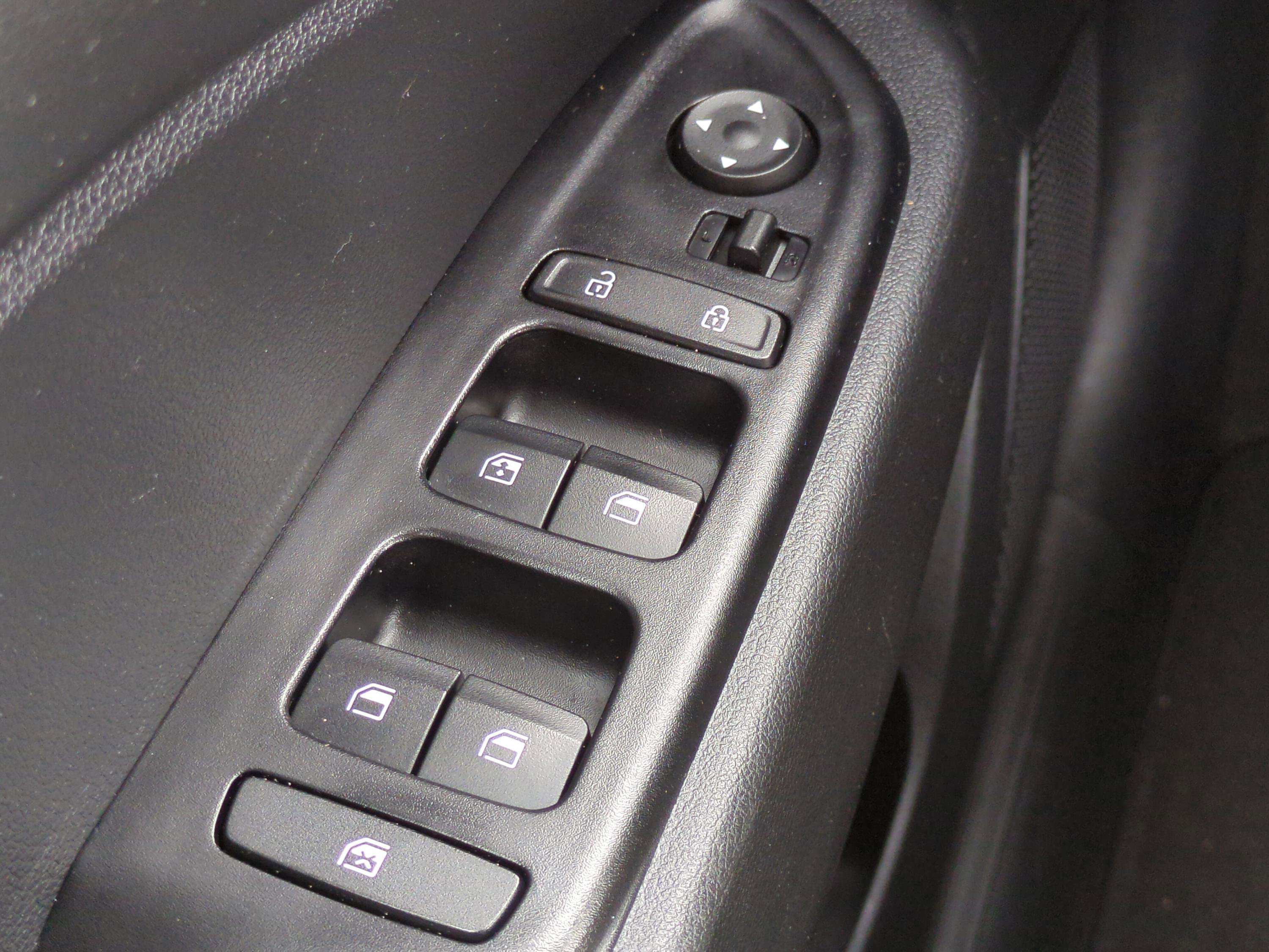 Certified 2023 Hyundai Venue SEL image 19