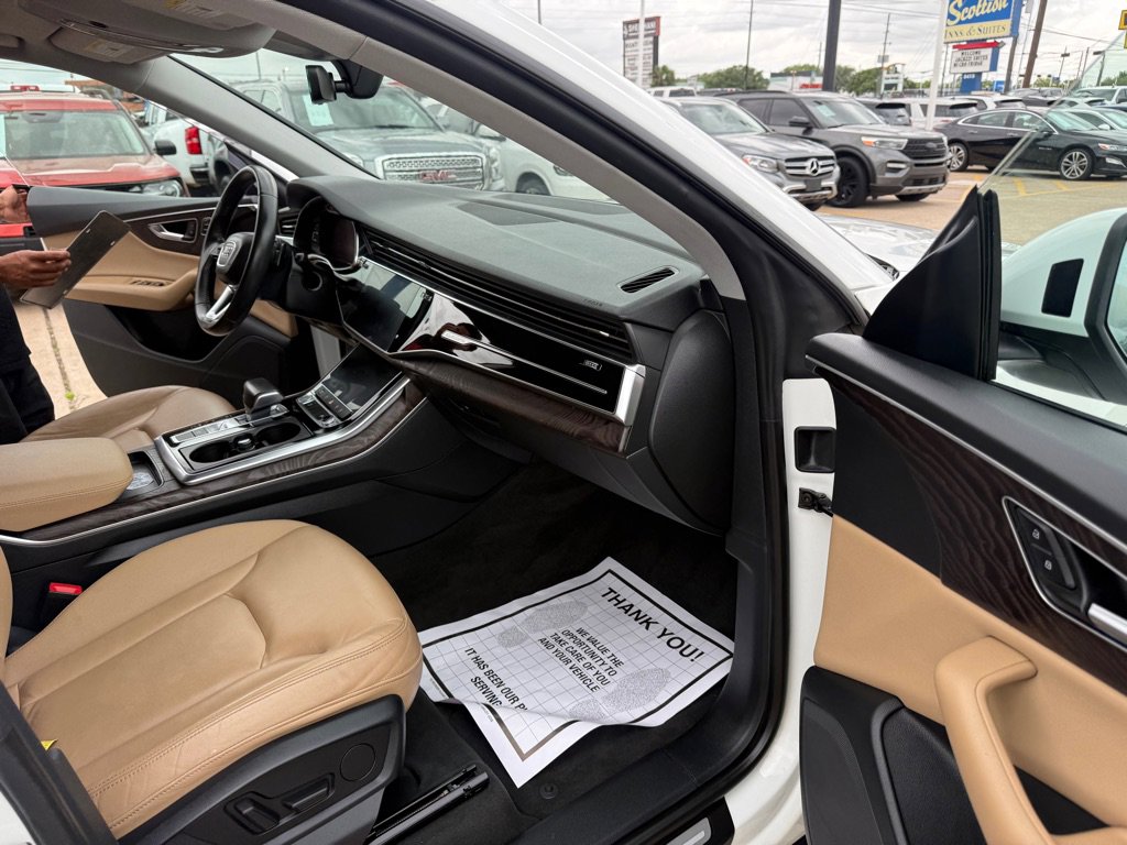 Used 2019 Audi Q8 Premium w/ Convenience Package AWD/4WD image 14