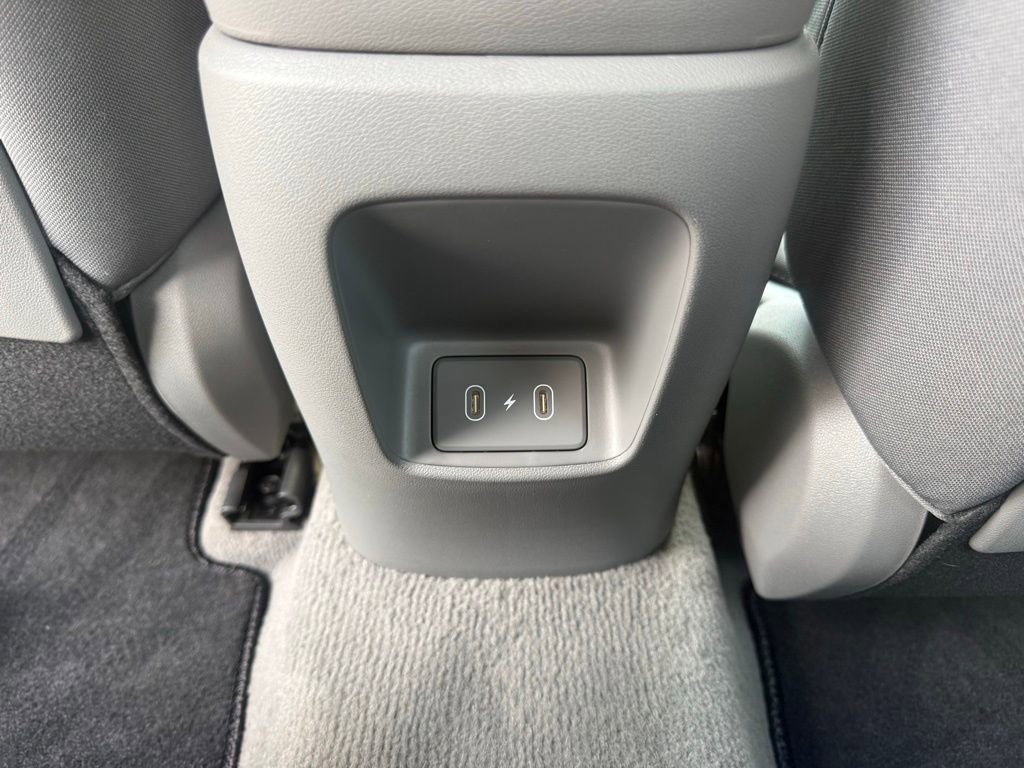 Used 2025 Hyundai Elantra Sport FWD image 32