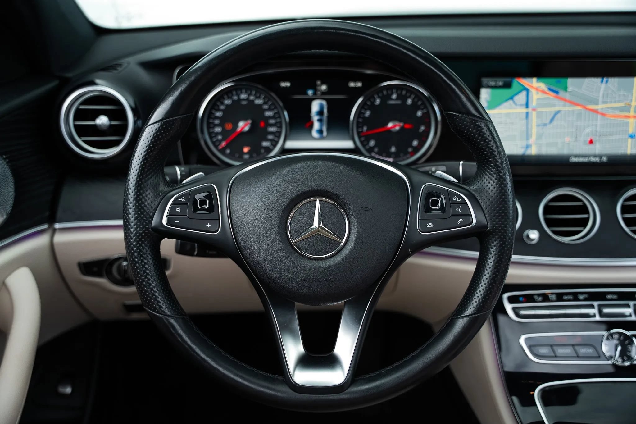 Used 2017 Mercedes-Benz E 300 4MATIC image 40