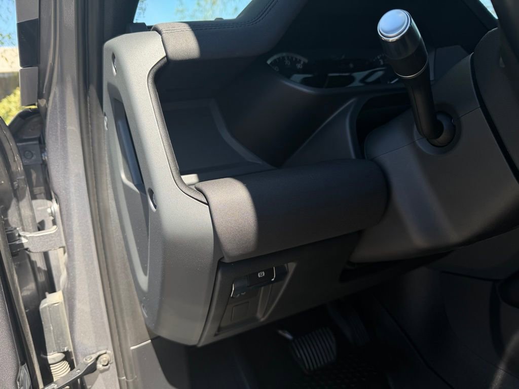 Used 2022 Land Rover Defender 110 X-Dynamic SE image 16