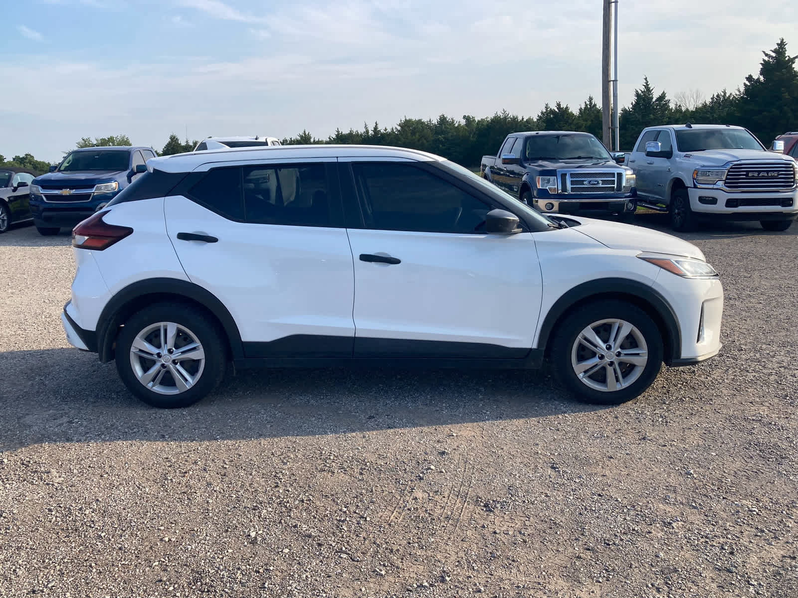 Used 2022 Nissan Kicks S FWD image 8