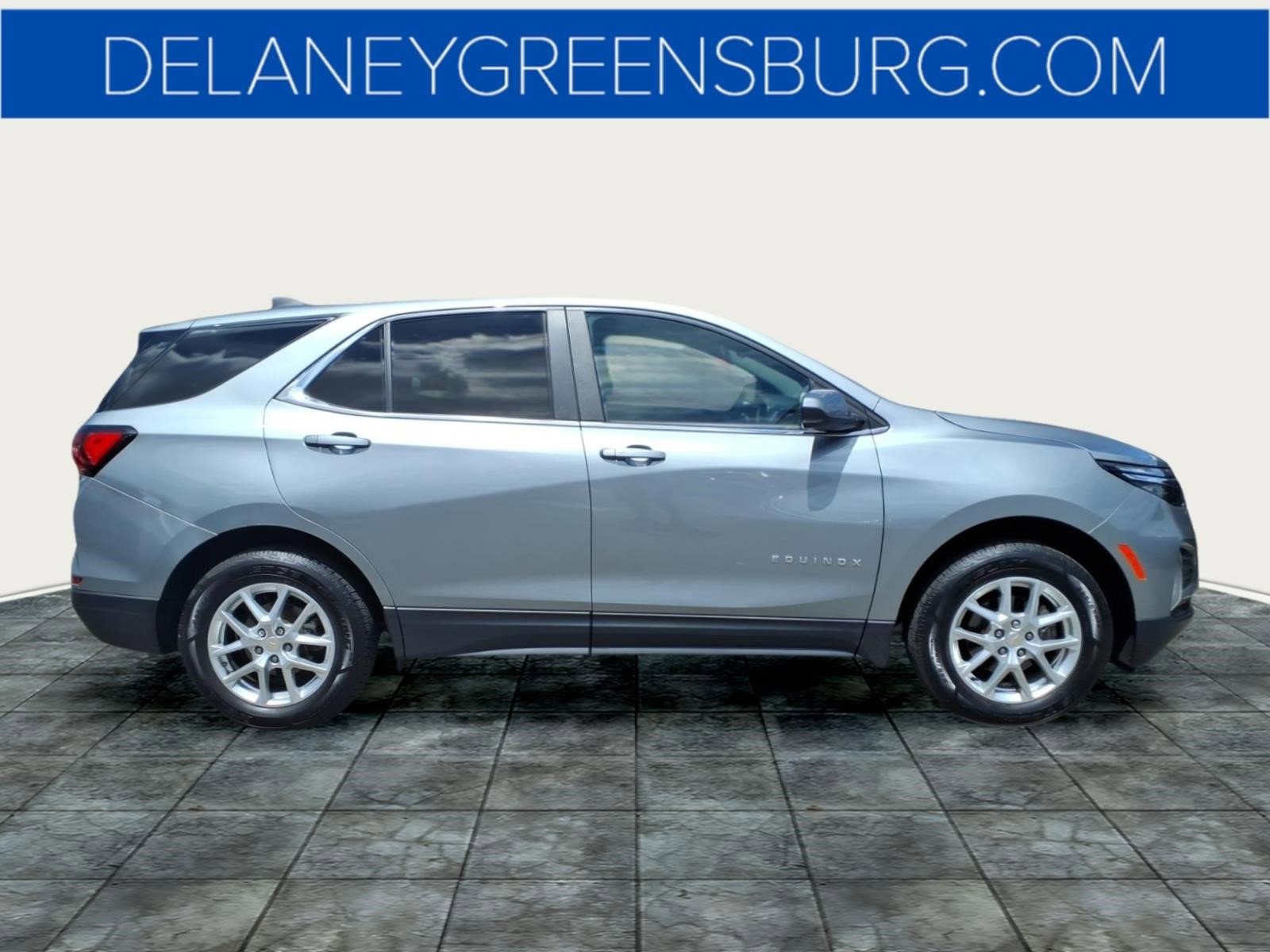 Used 2024 Chevrolet Equinox LT AWD/4WD image 2