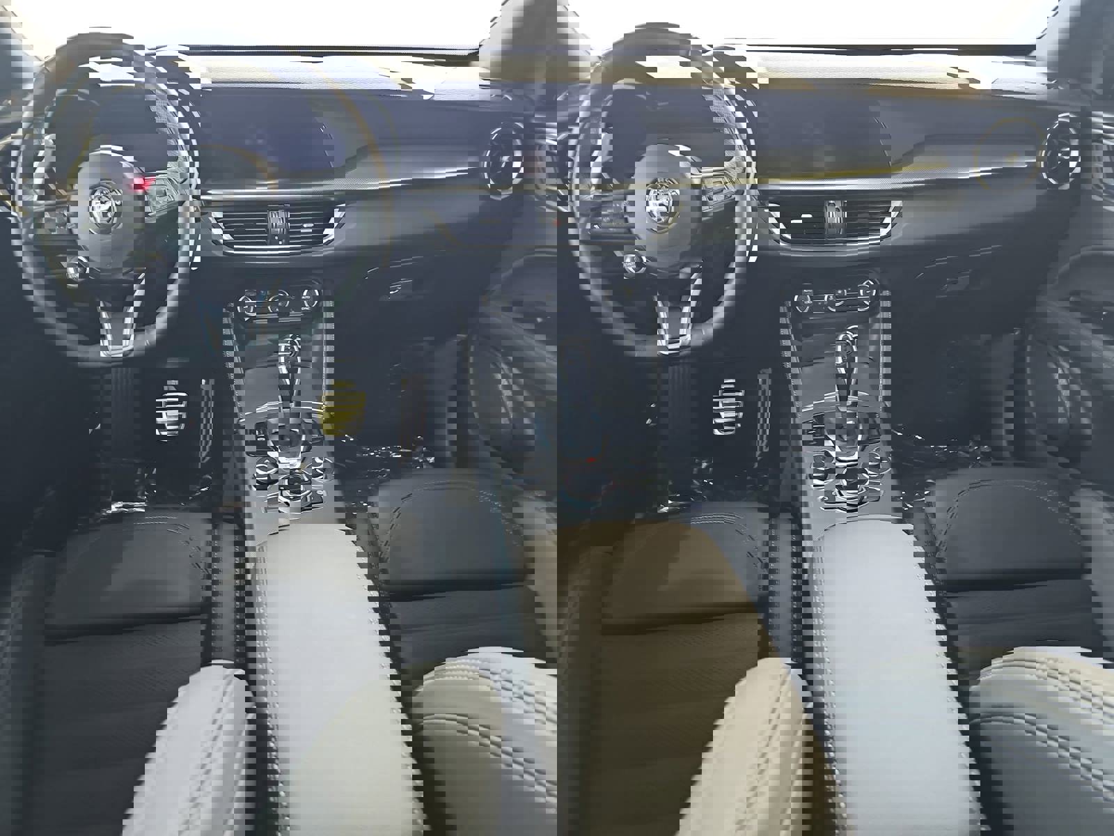 Used 2024 Alfa Romeo Stelvio Veloce image 9