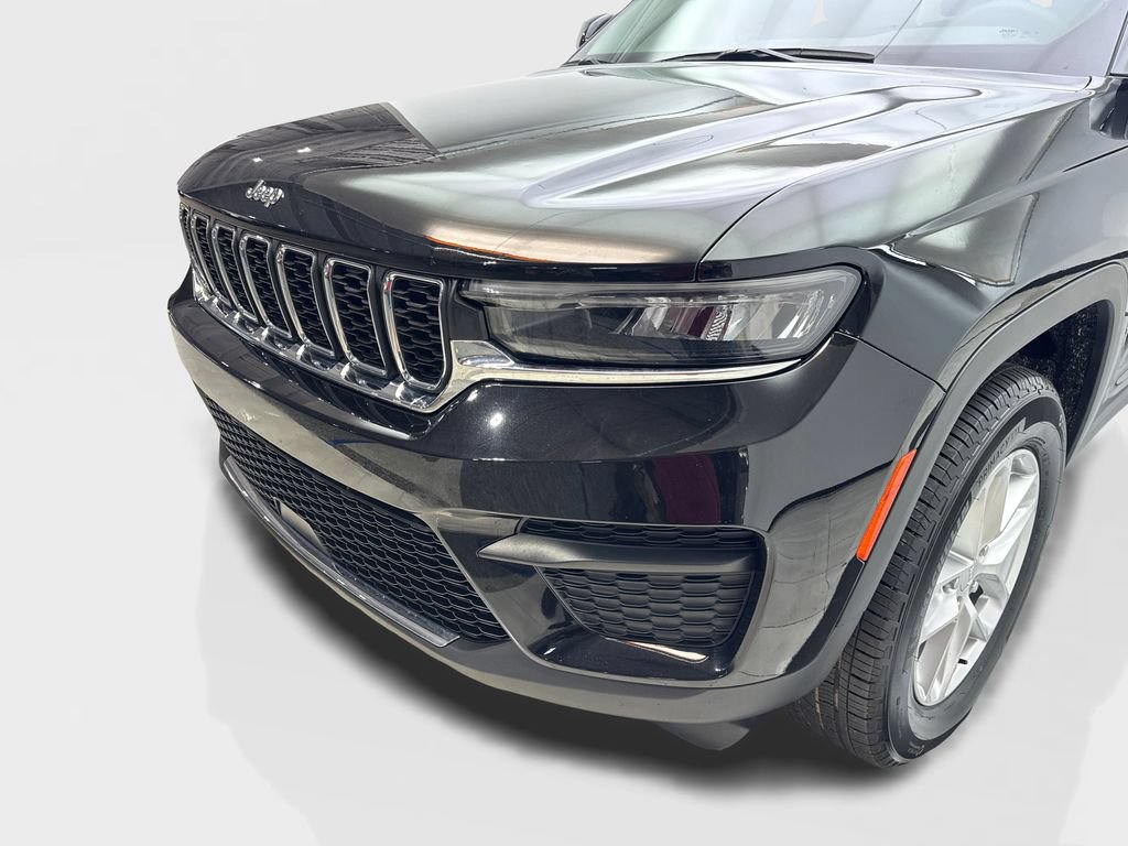 Used 2024 Jeep Grand Cherokee Laredo X w/ Trailer Tow Package AWD/4WD image 16
