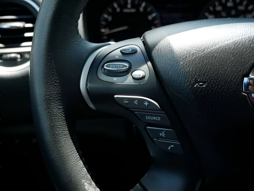 Used 2015 Nissan Pathfinder Platinum w/ Family Entertainment Package AWD/4WD image 20