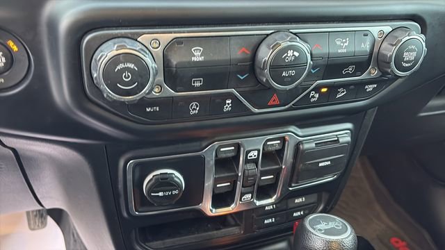 Used 2019 Jeep Wrangler Unlimited Sahara image 14