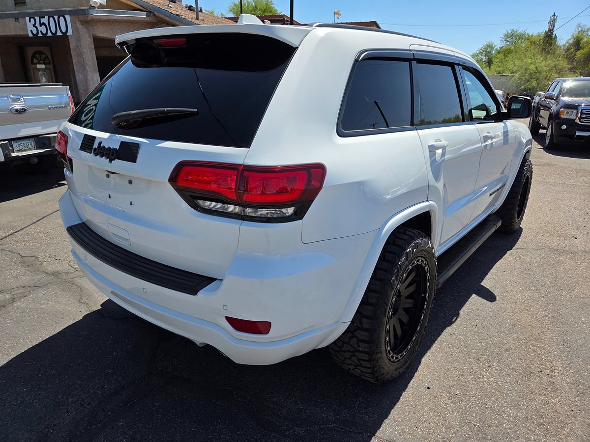 Used 2018 Jeep Grand Cherokee Altitude RWD image 9