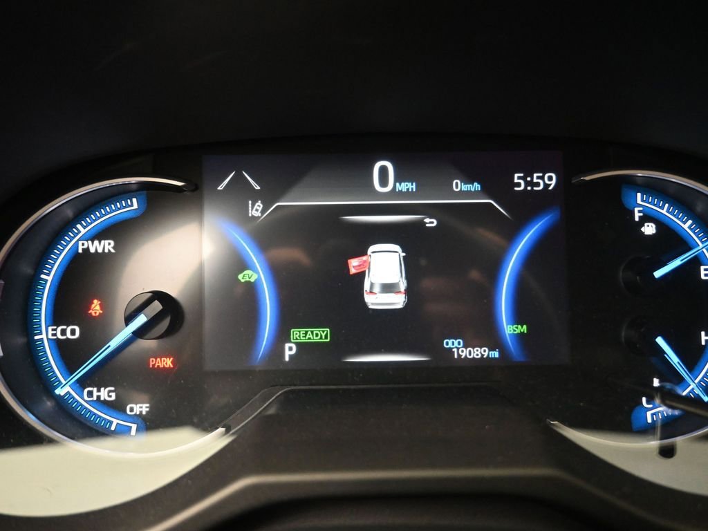 Used 2024 Toyota RAV4 XLE Premium image 7