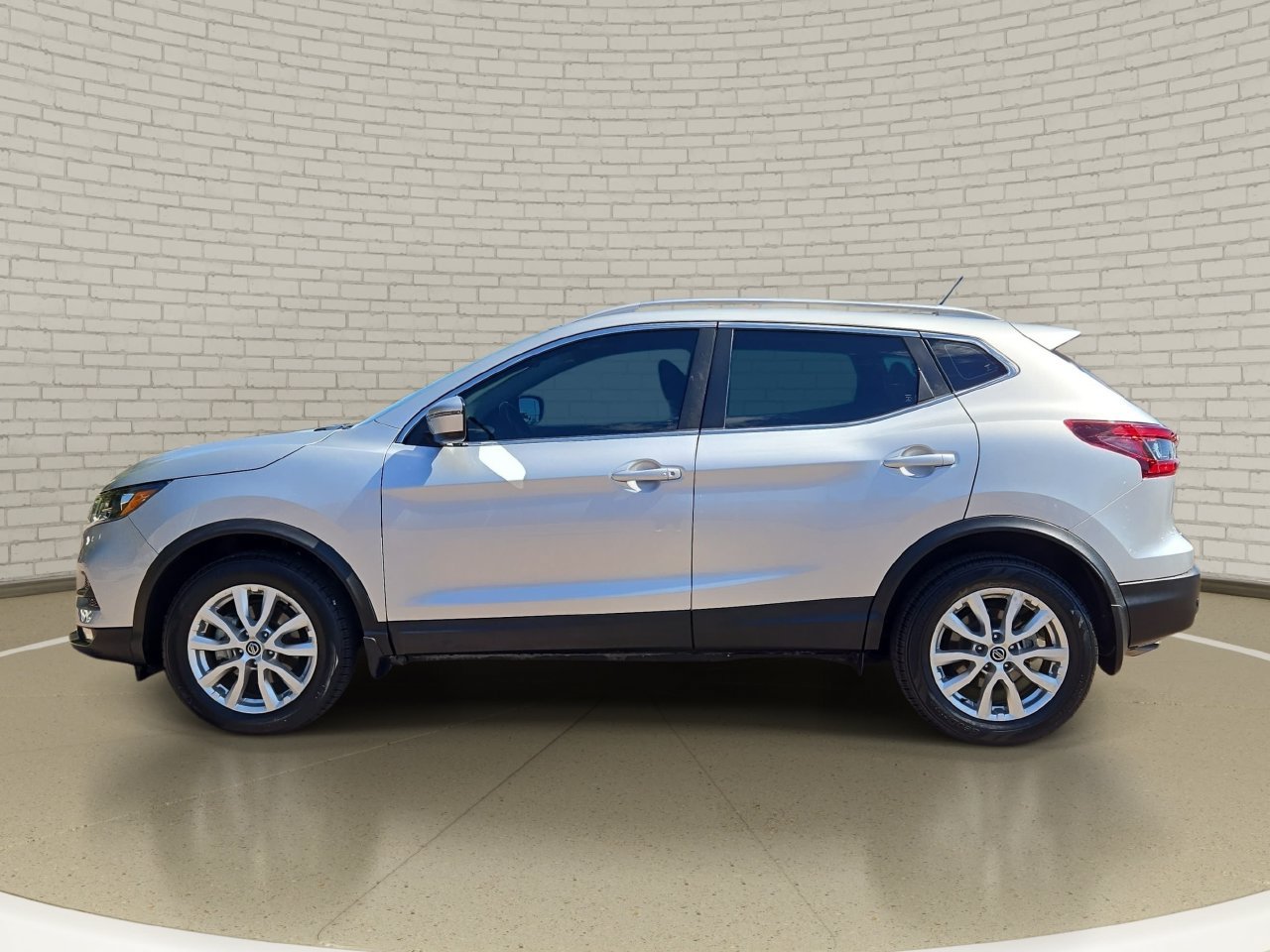 Used 2021 Nissan Rogue Sport SV FWD image 8