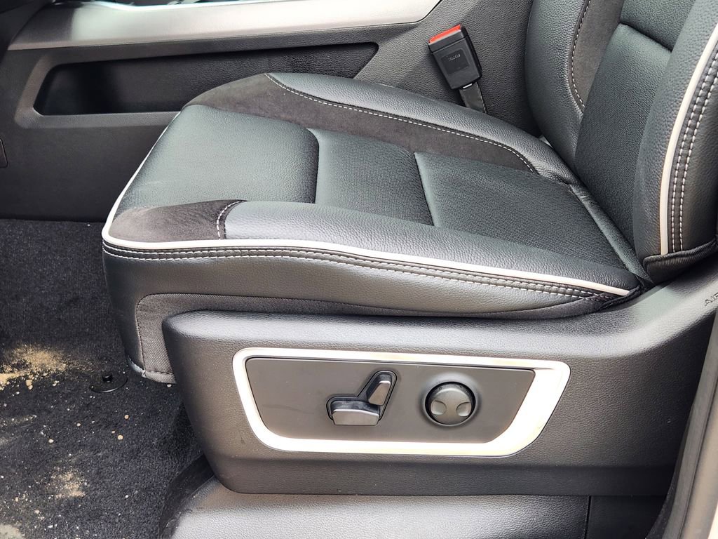 New 2026 RAM 1500 Laramie w/ Night Edition image 18