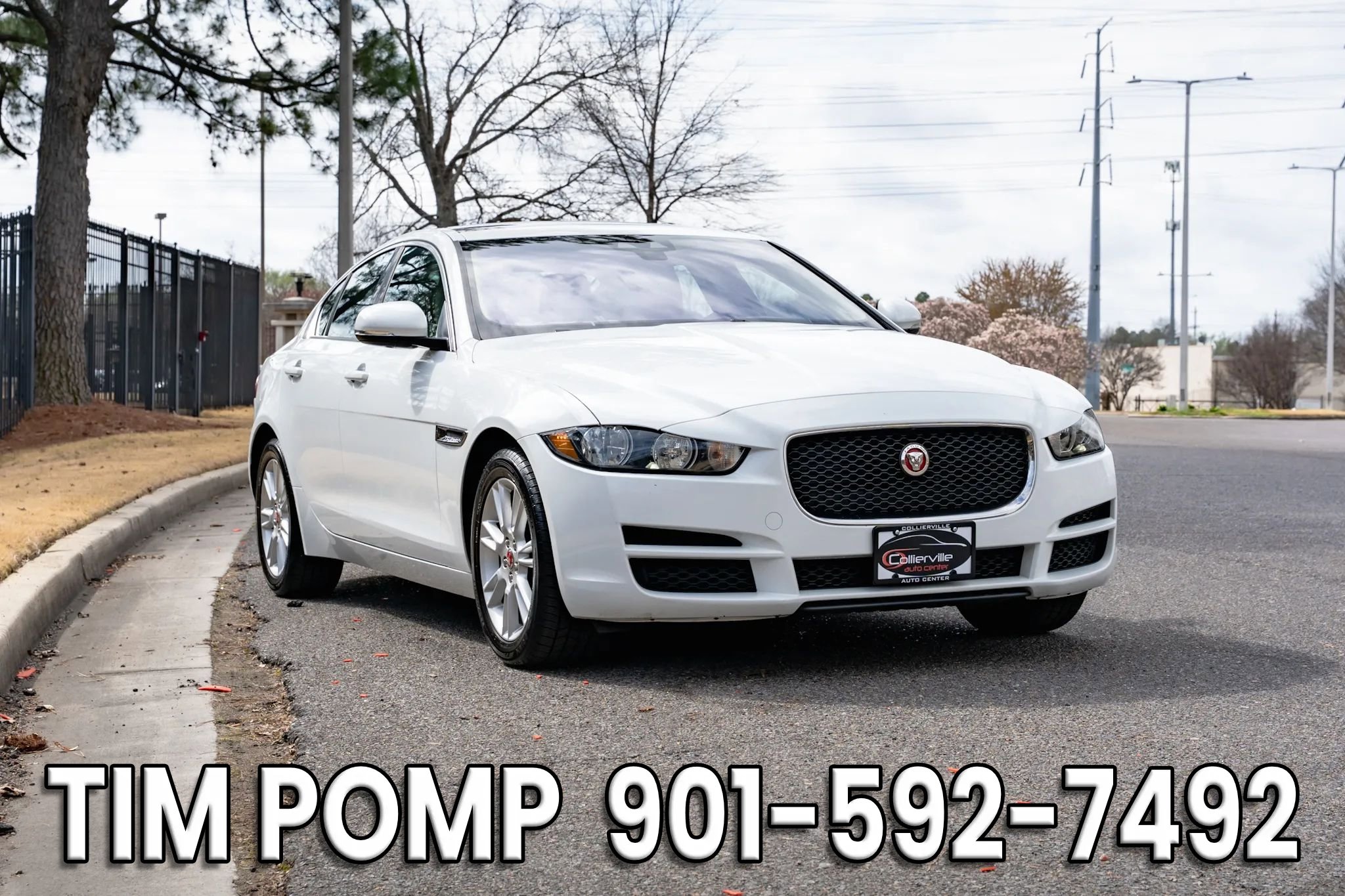 Used 2018 Jaguar XE Premium image 3