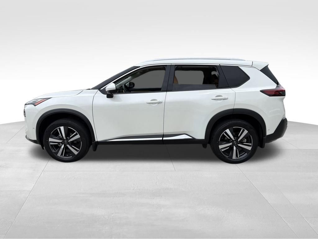 Used 2023 Nissan Rogue Platinum image 4