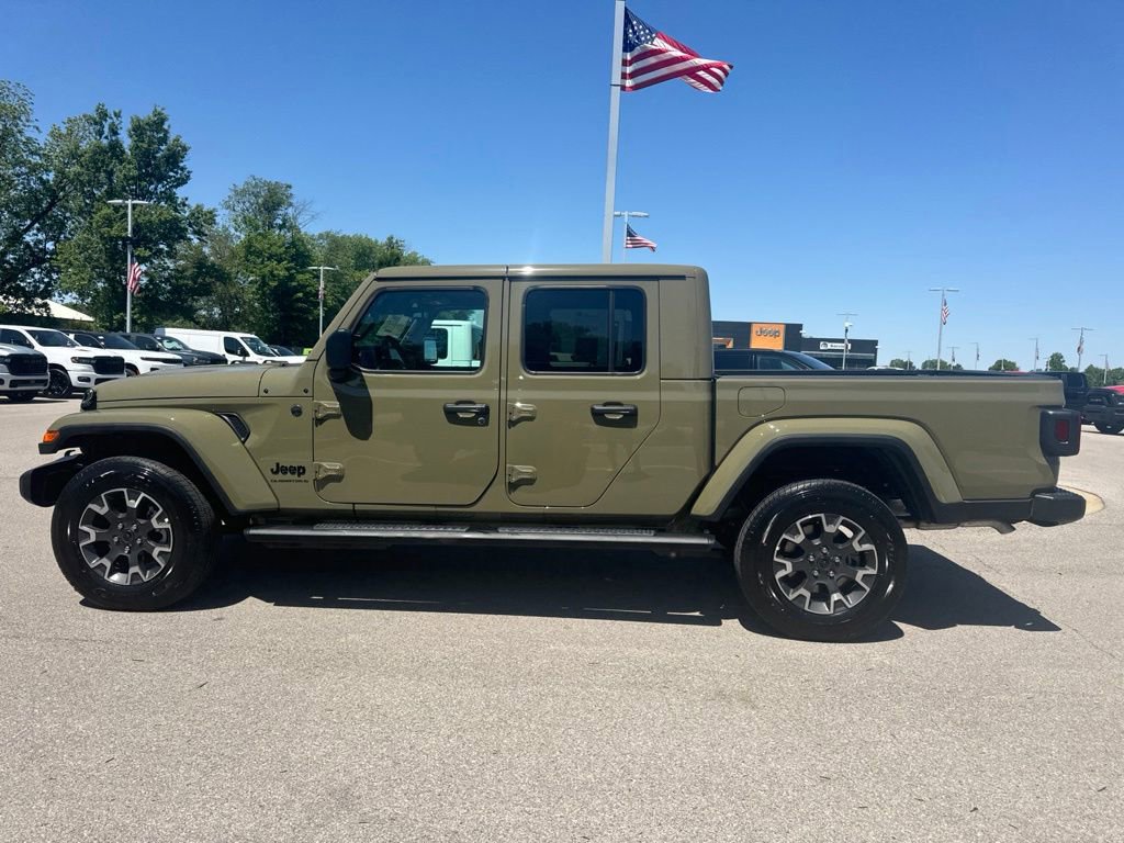 New 2026 Jeep Gladiator Sport AWD/4WD image 2