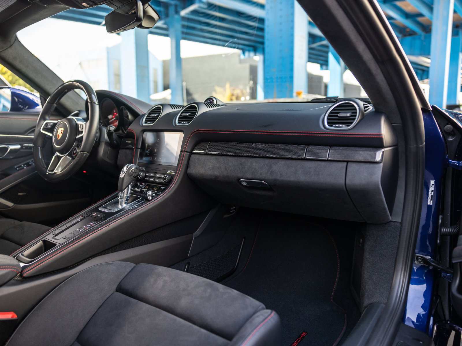 Certified 2025 Porsche 718 Cayman GTS RWD image 30