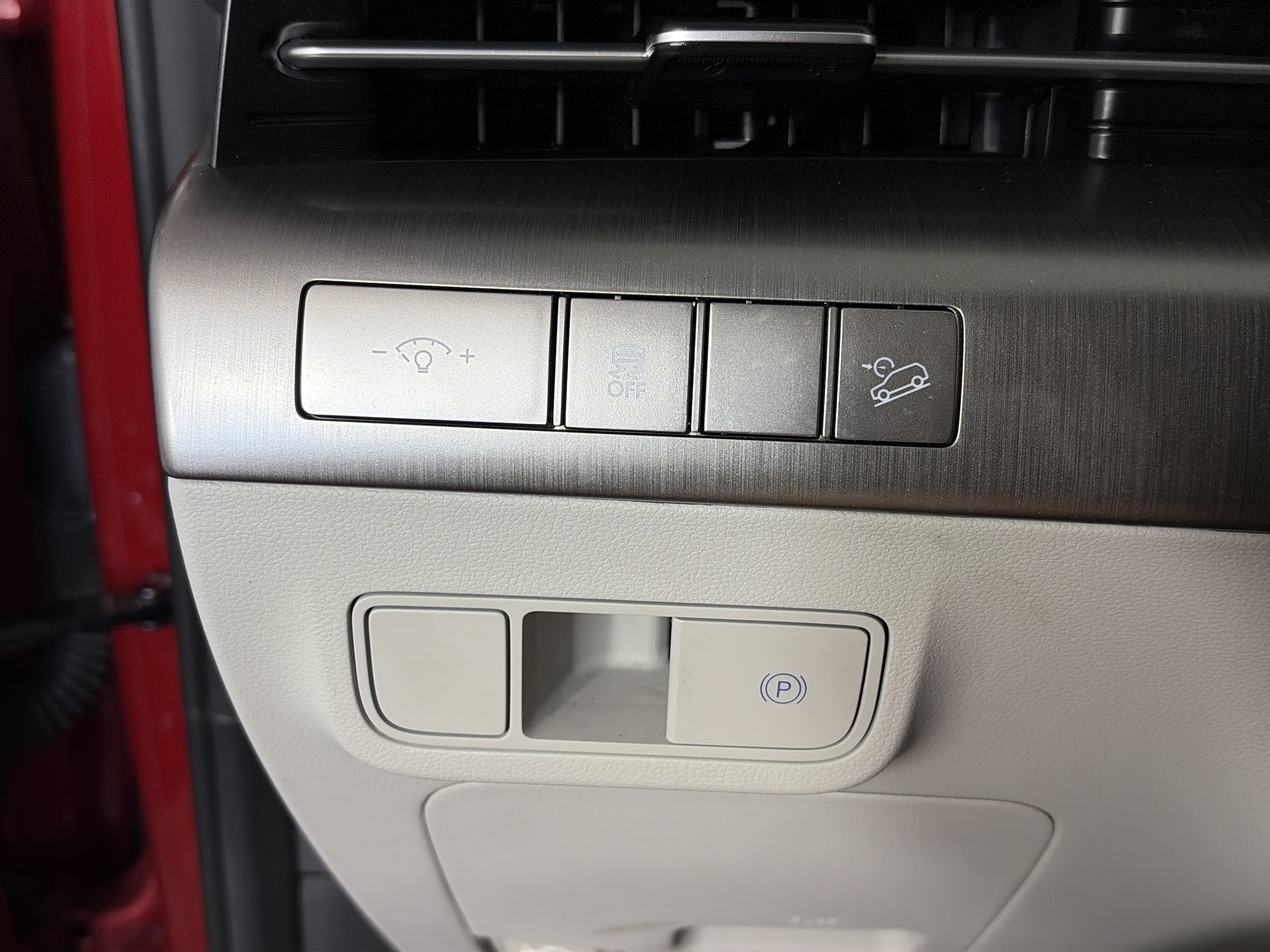Used 2024 Hyundai Kona SEL AWD/4WD image 25