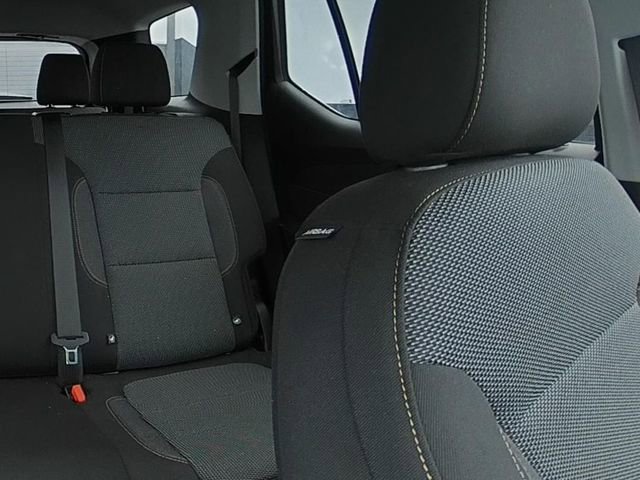 Used 2021 Chevrolet Traverse LS FWD image 22