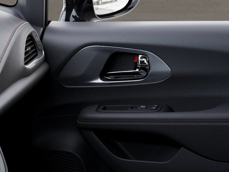 New 2027 Chrysler Pacifica Select FWD image 26