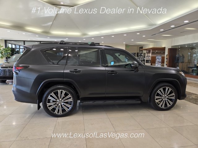 New 2026 Lexus LX 600 4WD w/ Accessory Package (2T) image 4