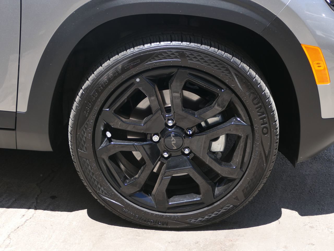Certified 2025 Kia Seltos X-Line AWD/4WD image 9