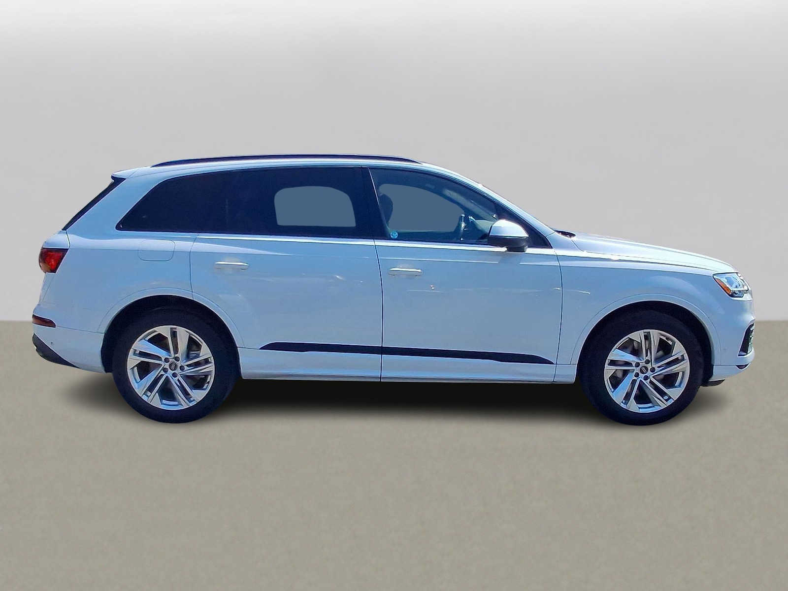 Used 2021 Audi Q7 3.0T Premium w/ Convenience Package AWD/4WD image 32