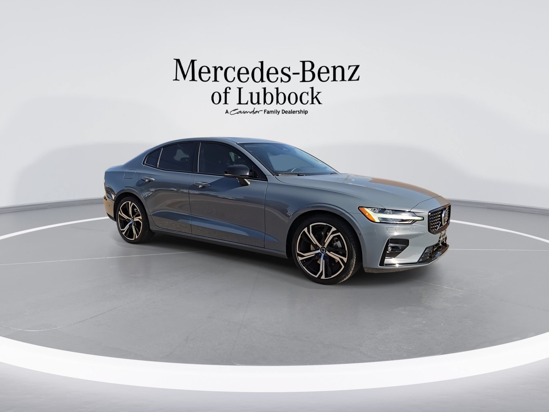 Used 2024 Volvo S60 B5 Plus FWD image 2