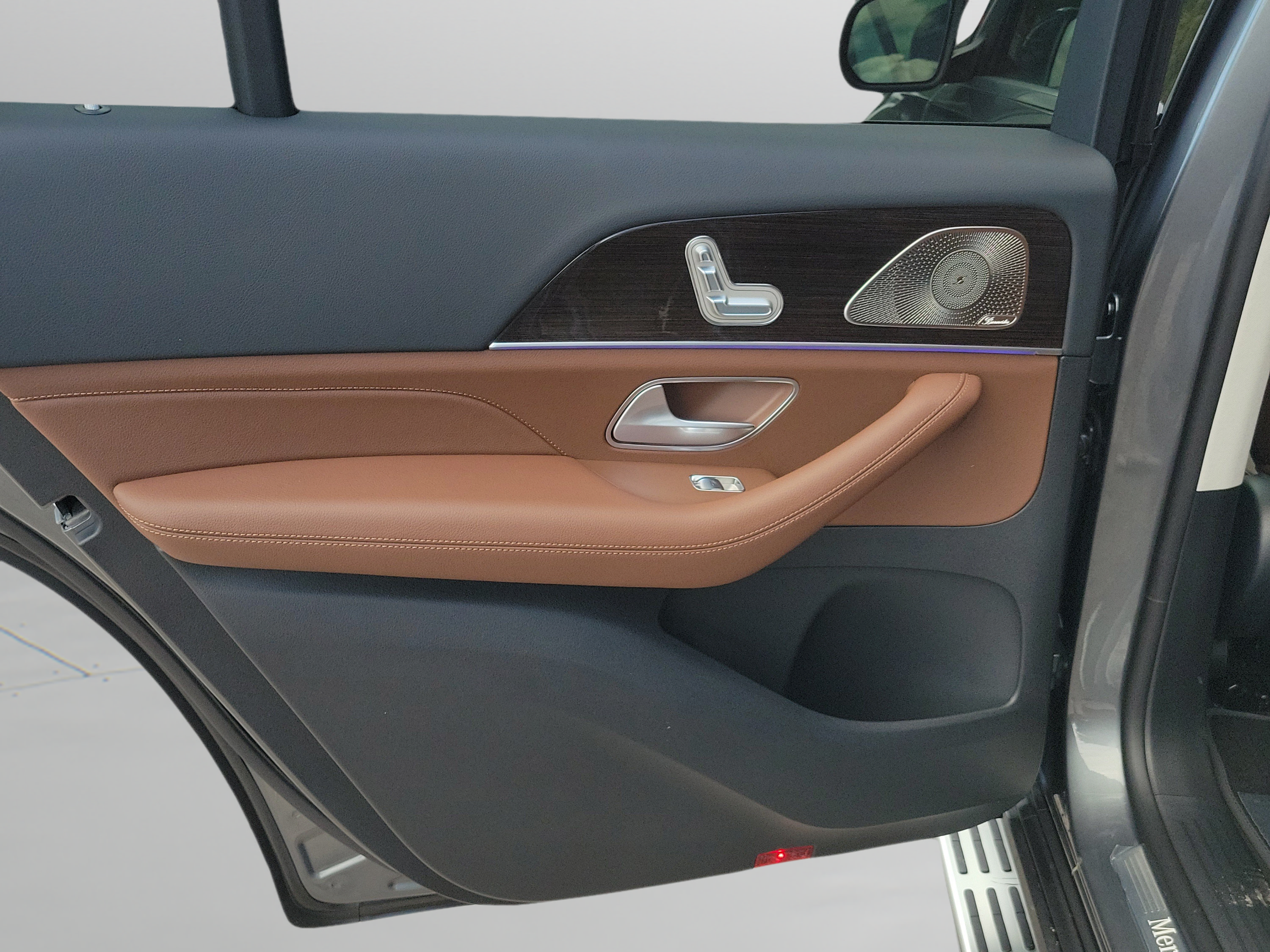 New 2026 Mercedes-Benz GLS 450 4MATIC image 7
