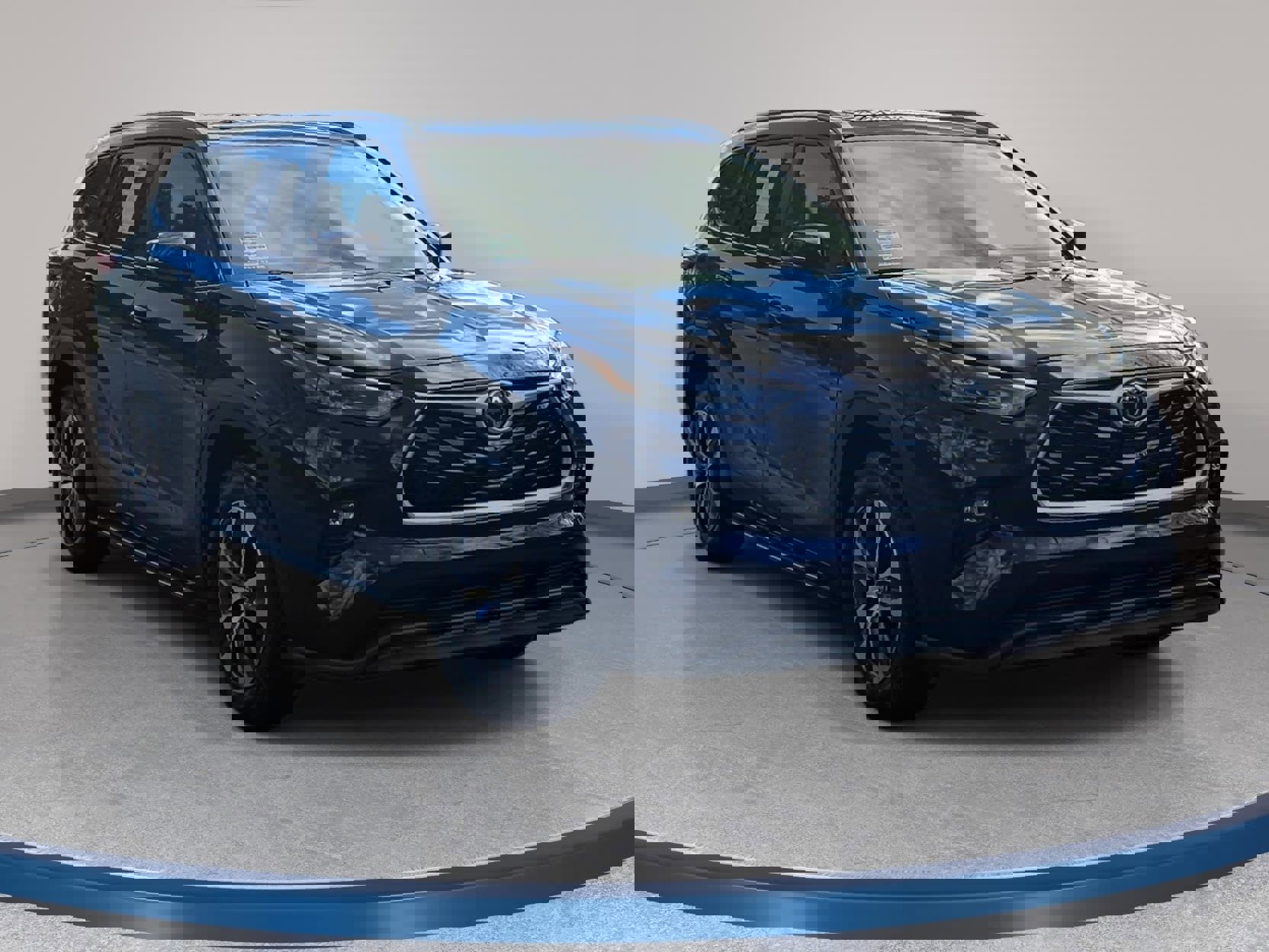 Used 2023 Toyota Highlander XLE image 3