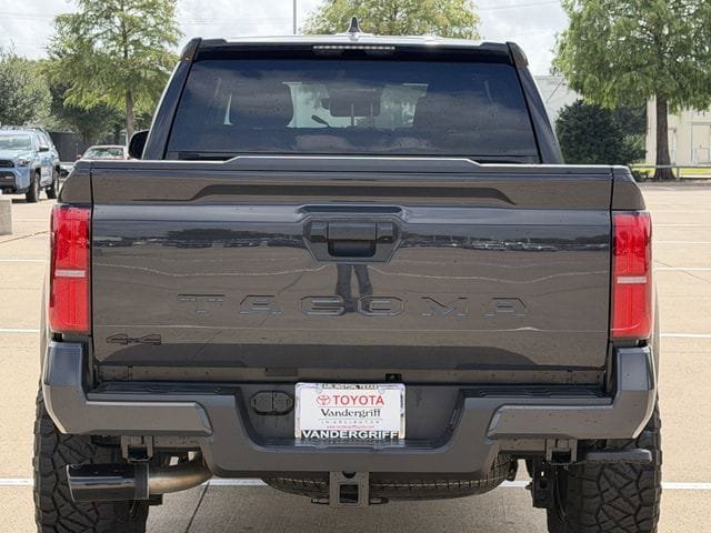 Used 2026 Toyota Tacoma SR5 AWD/4WD image 5