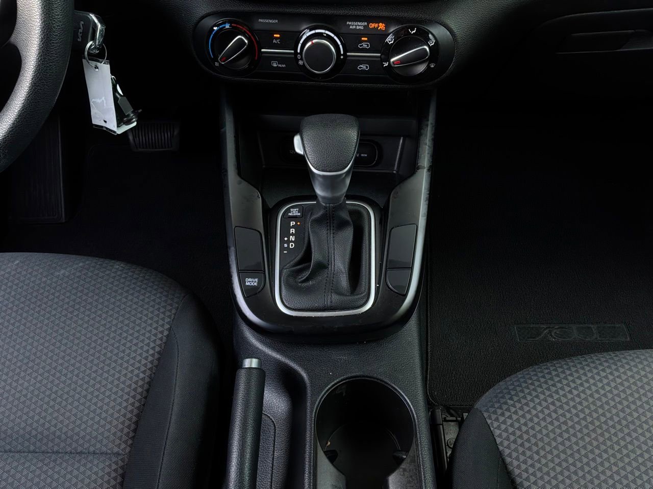 Used 2025 Kia Soul LX w/ LX Technology Package FWD image 13