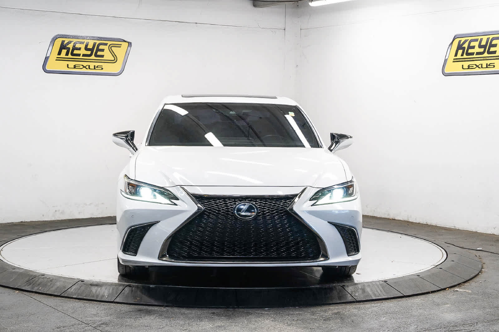 Used 2022 Lexus ES 350 F Sport w/ Accessory Package FWD image 6