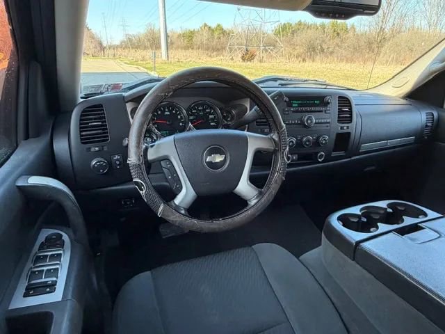Used 2009 Chevrolet Silverado 2500 LT w/ Exterior Plus Package image 16