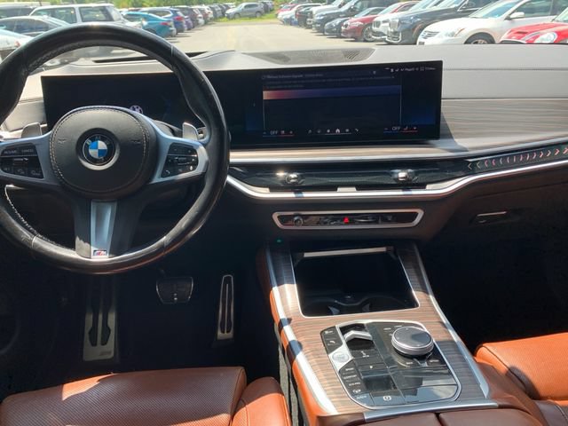 Used 2024 BMW X5 xDrive40i w/ M Sport Package AWD/4WD image 11