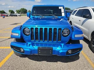 Used 2022 Jeep Wrangler Unlimited Sahara AWD/4WD image 2