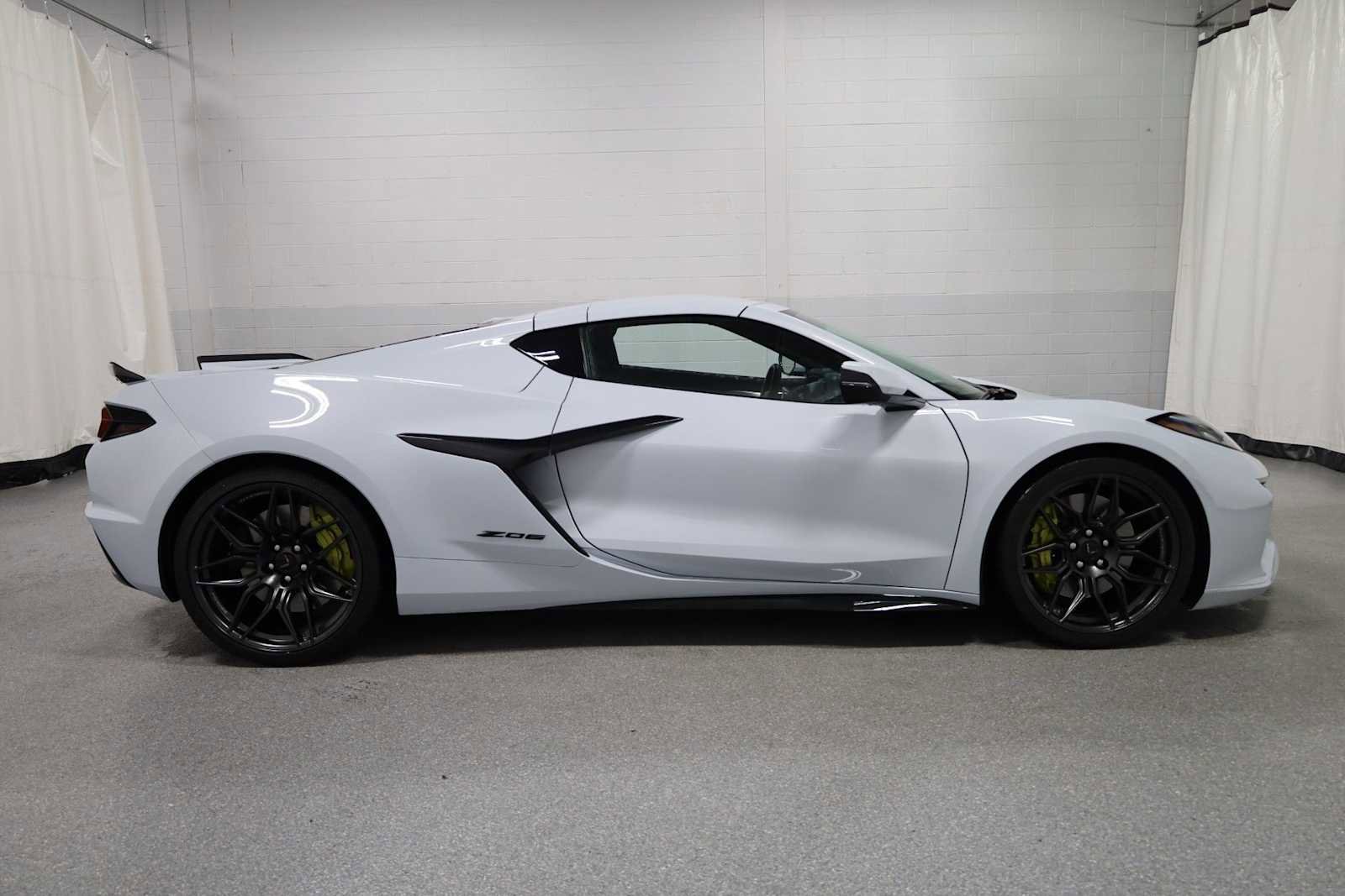 Used 2024 Chevrolet Corvette Z06 image 9