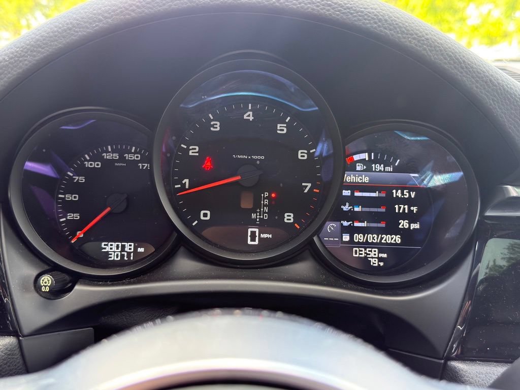 Used 2018 Porsche Macan AWD/4WD image 19