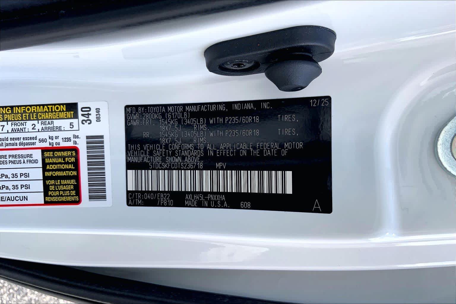 Certified 2026 Toyota Sienna XLE Woodland Edition AWD/4WD image 36