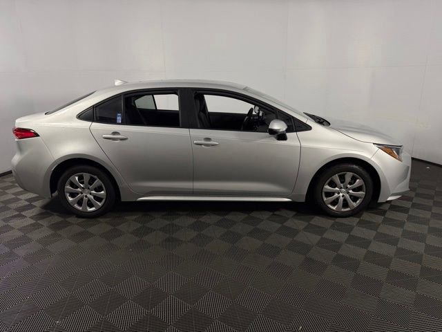 Used 2026 Toyota Corolla LE FWD image 10