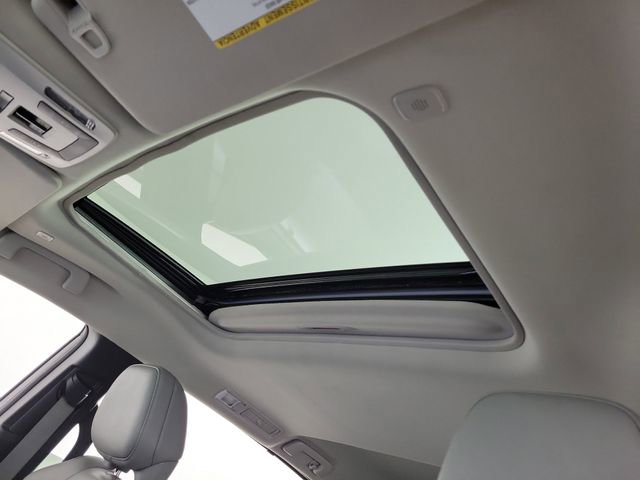 Used 2025 Toyota Sienna XLE FWD image 21