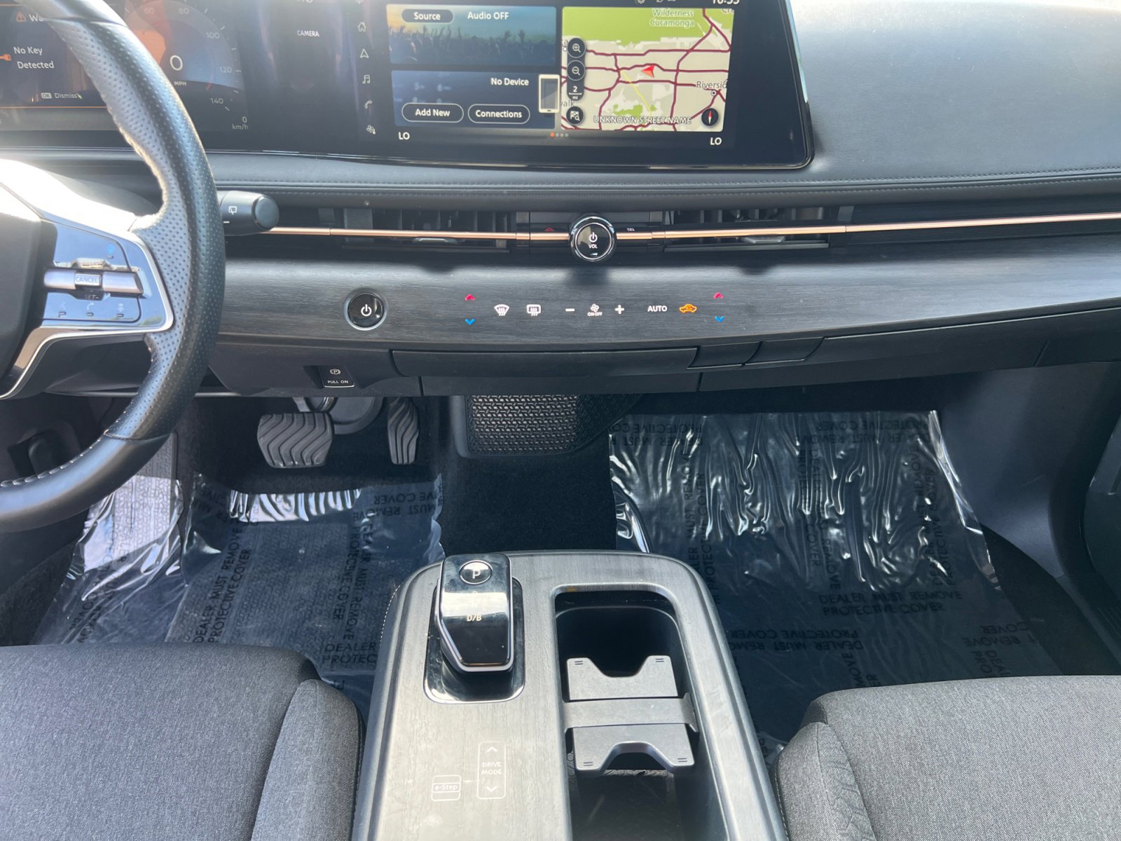Used 2023 Nissan Ariya FWD image 11