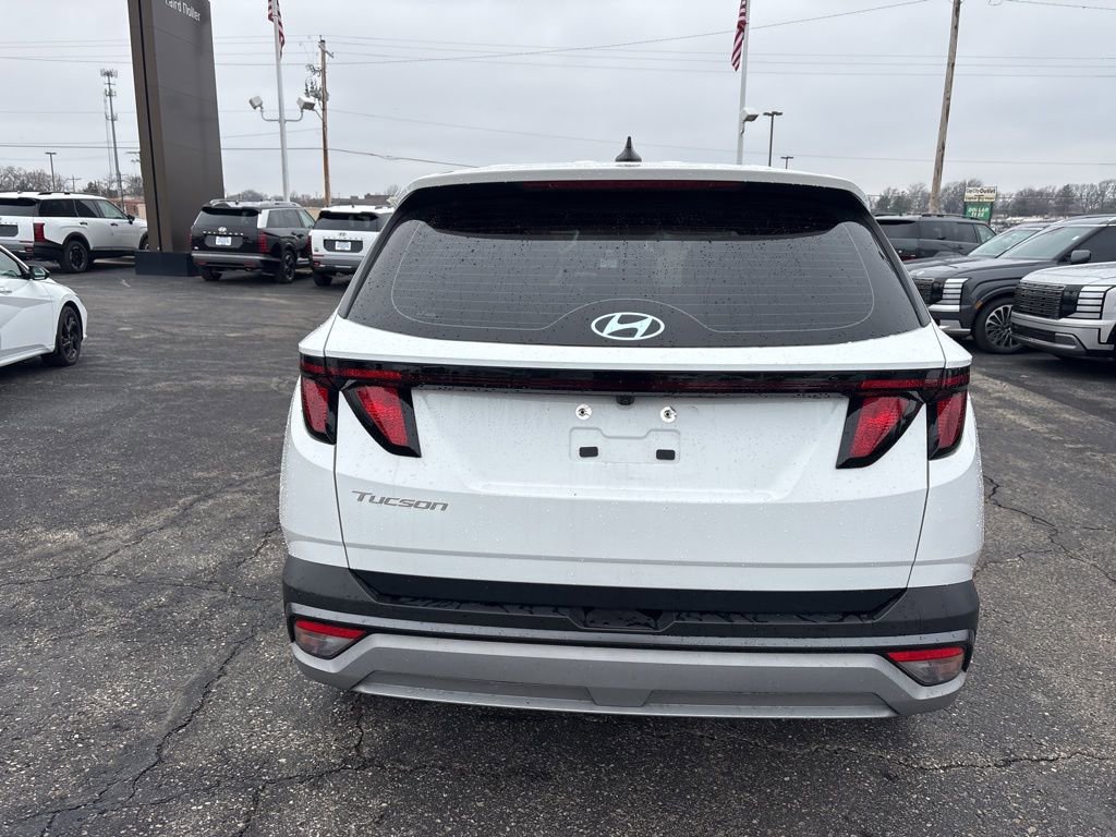 Used 2025 Hyundai Tucson SE image 5