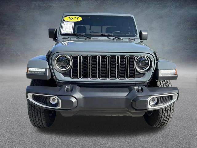 Certified 2025 Jeep Gladiator Sport AWD/4WD image 2