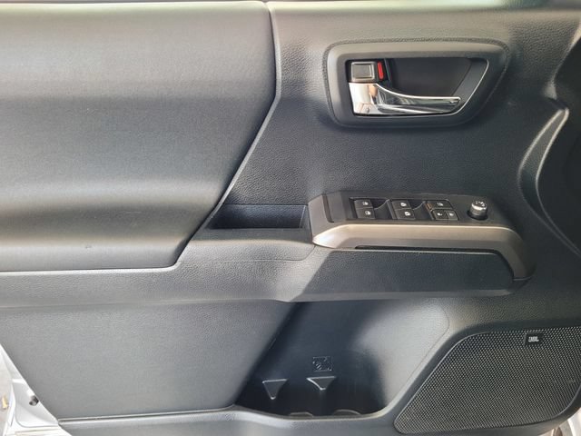 Used 2016 Toyota Tacoma TRD Sport RWD image 18