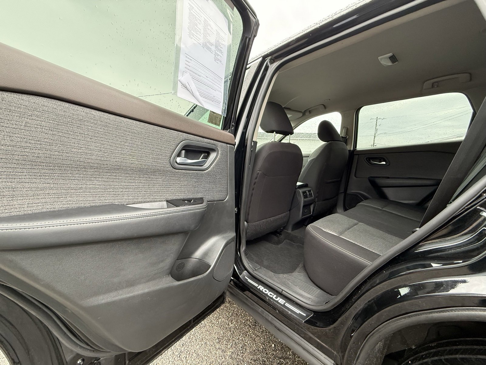 Used 2023 Nissan Rogue SV image 15