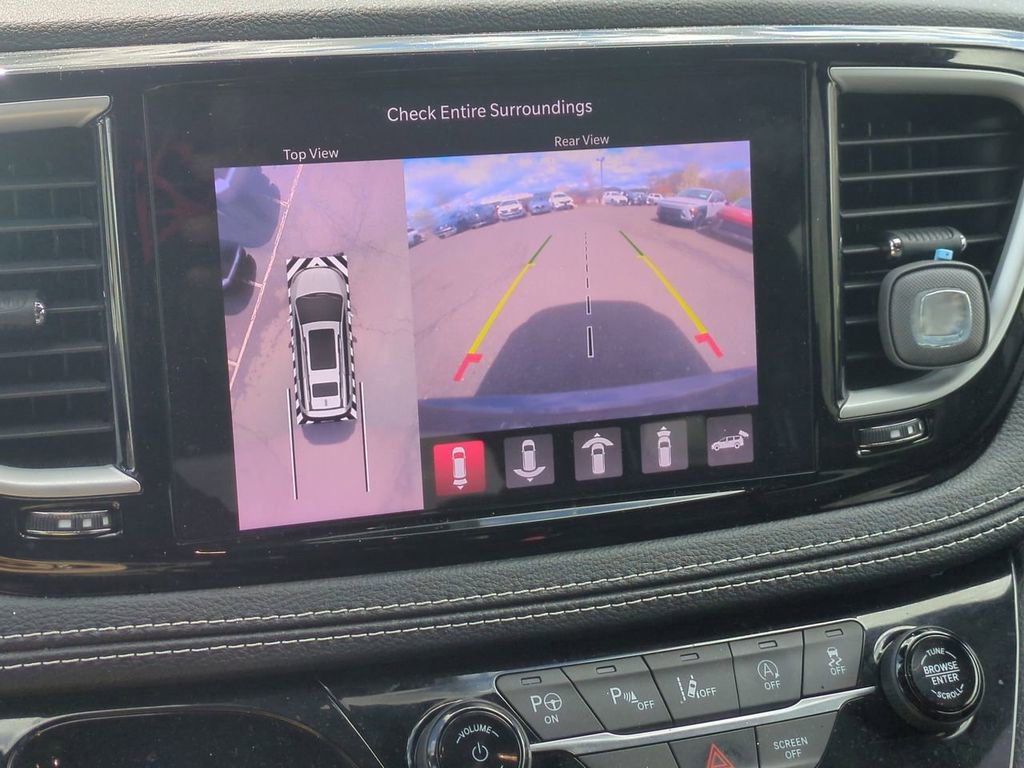 Used 2023 Chrysler Pacifica Touring-L w/ S Appearance Package image 19